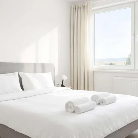 Apartman Simcity 11 L Vogue W Private Parking, Balcony, 24 7 Self Check In Just A Quick Walk From Square *