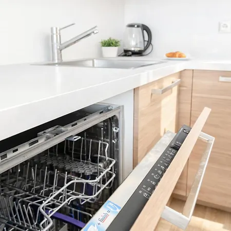 Apartmán Simcity 11 L Vogue W Private Parking, Balcony, 24 7 Self Check In Just A Quick Walk From Square